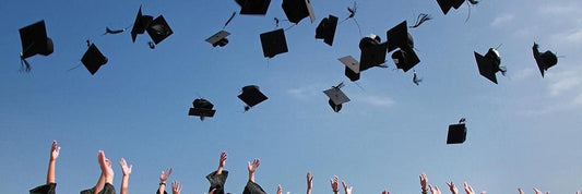 10 Best Graduation Gifts to Give | Kulör Cases